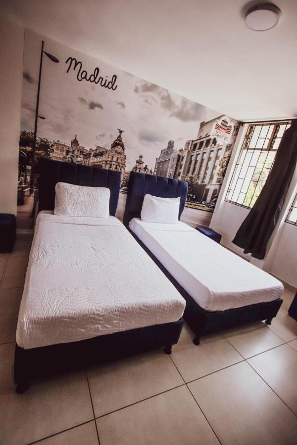 Aw Hotel Urban 80 Медельїн Екстер'єр фото